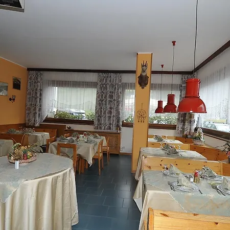 Ξενοδοχείο Croce Bianca 3*