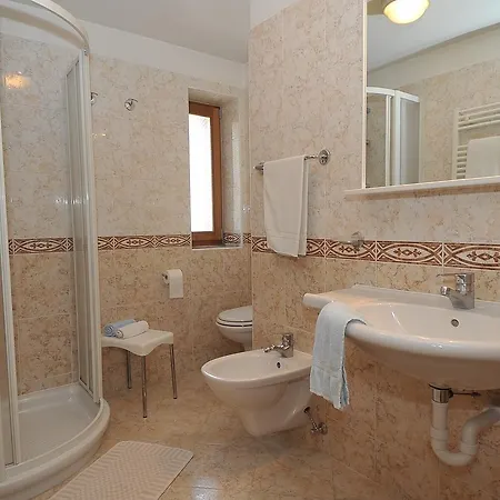 Croce Bianca 3* Λιβίνιο