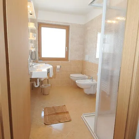 Ξενοδοχείο Croce Bianca 3*