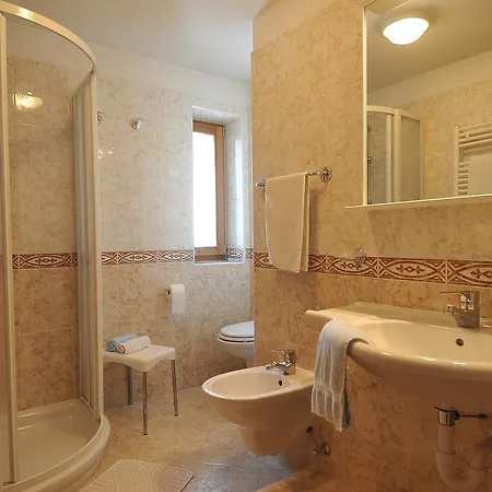 Croce Bianca 3* Λιβίνιο