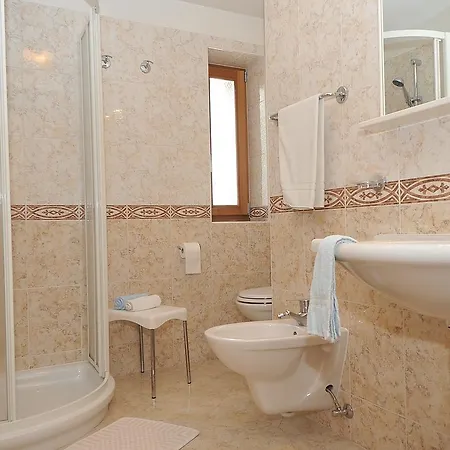 Croce Bianca 3* Λιβίνιο