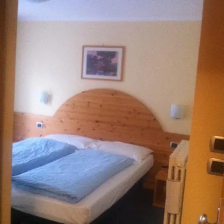 Ξενοδοχείο Croce Bianca 3*