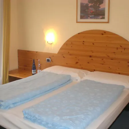 Ξενοδοχείο Croce Bianca 3*